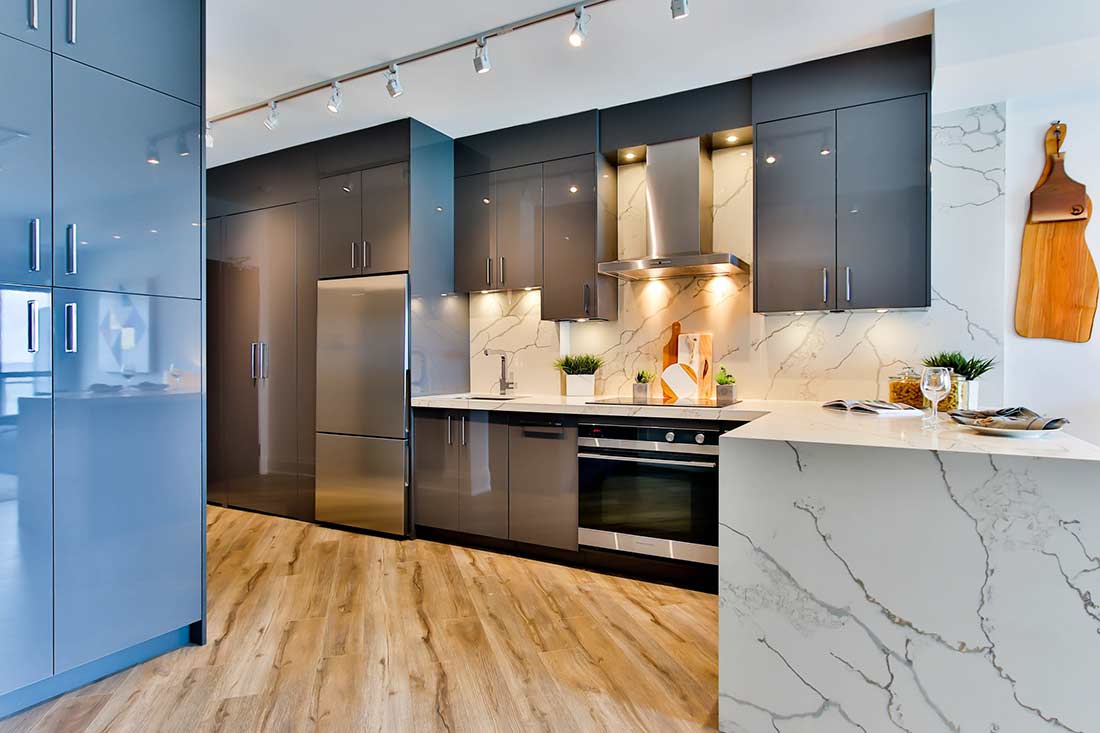 Is it worth to invest in quartz backsplash?